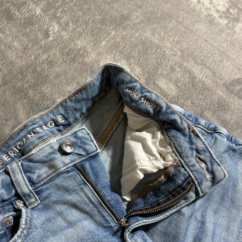 American Eagle Denim Shorts Women Sz 2 Mom Jean Short Retro Blue - Picture 4 of 8